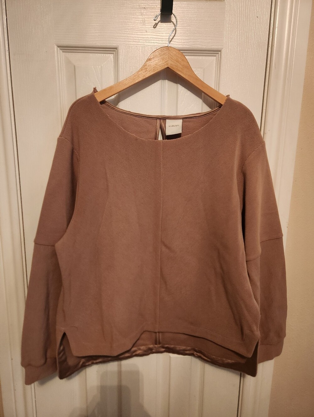 Varley Vanetta Rib Pullover Sweater Size Large Taupe Keyhole Back
